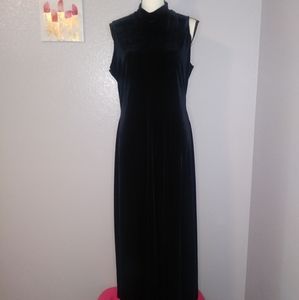 Ronni Nicole Black Velvet Maxi Dress